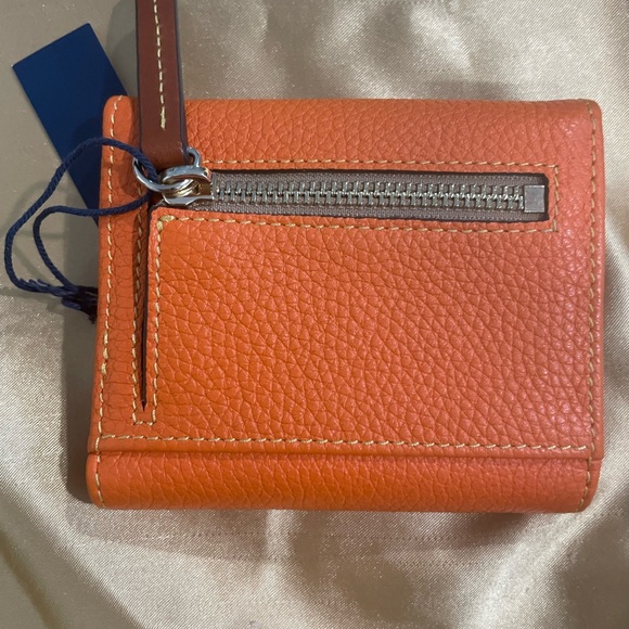 Dooney & Bourke LIke New Orange Wallet - Picture 6 of 6